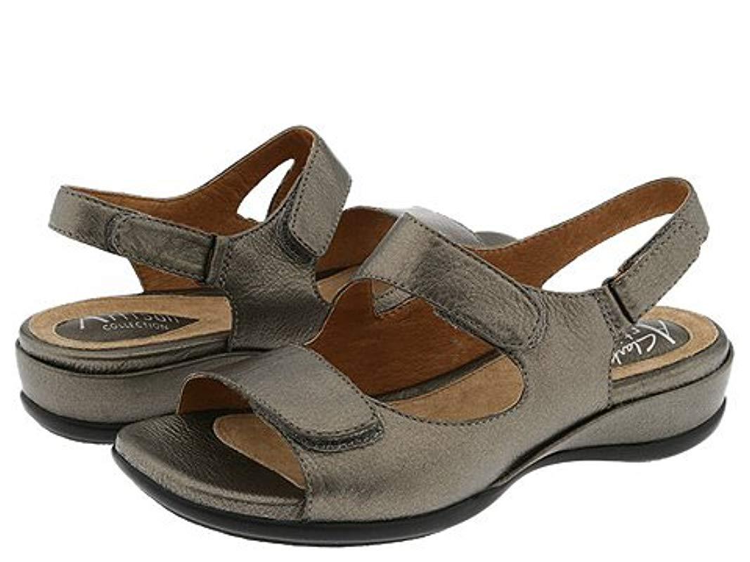 Clarks. Women's Brown Sarasota Sandal