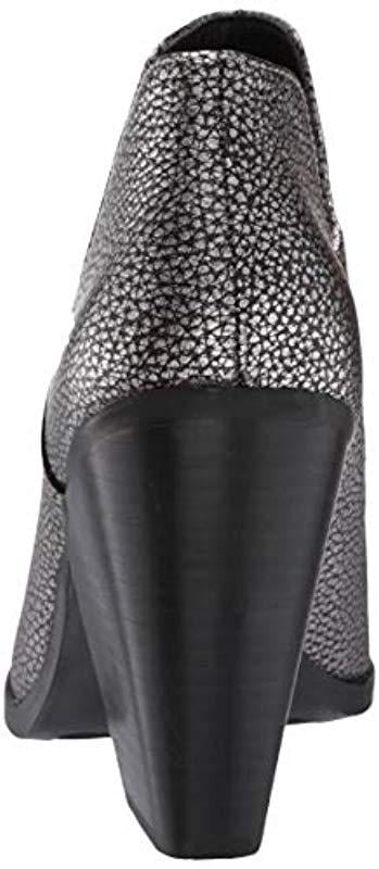 naturalizer rosetta bootie