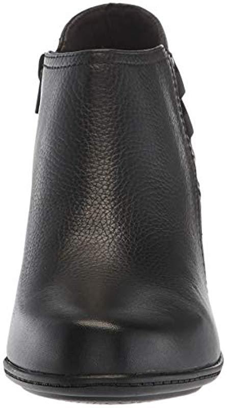 clarks women's valarie2ashly fashion boot