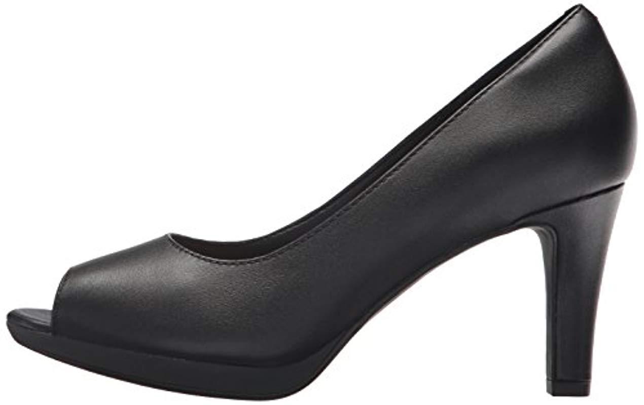 Clarks Leather Adriel Phyliss Pump in 