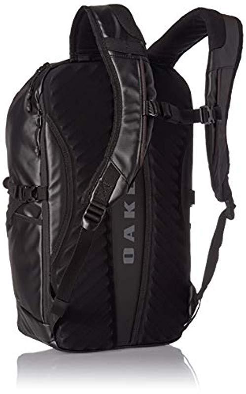 oakley training backpack 1