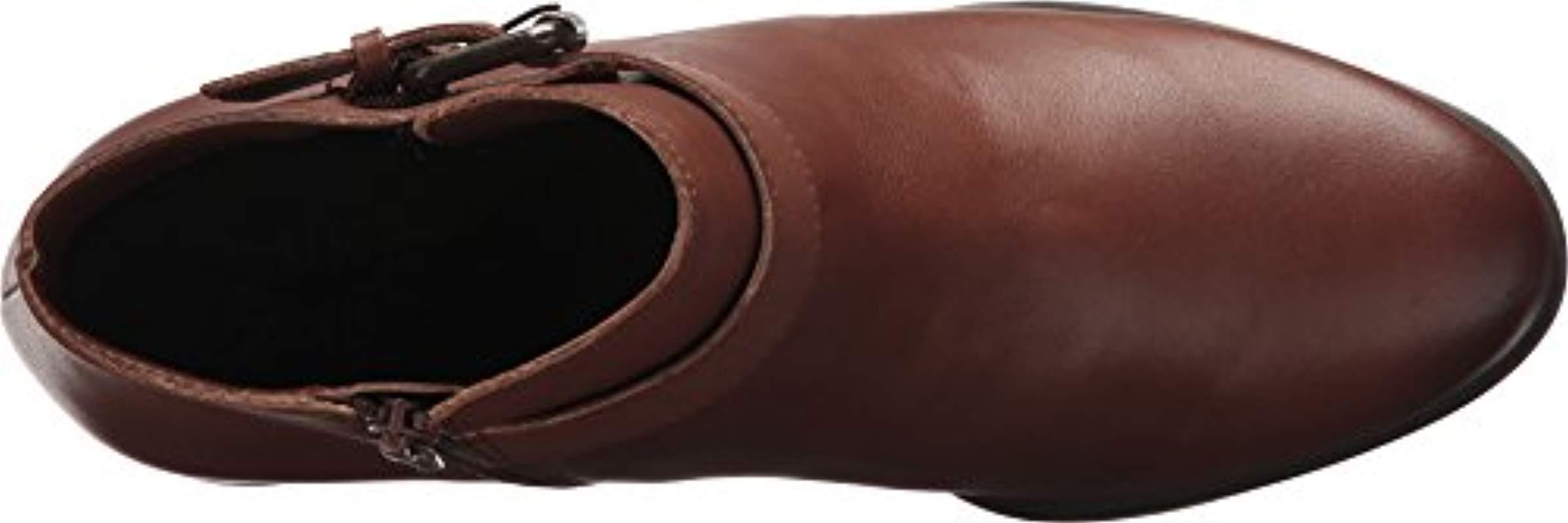 dora bootie naturalizer