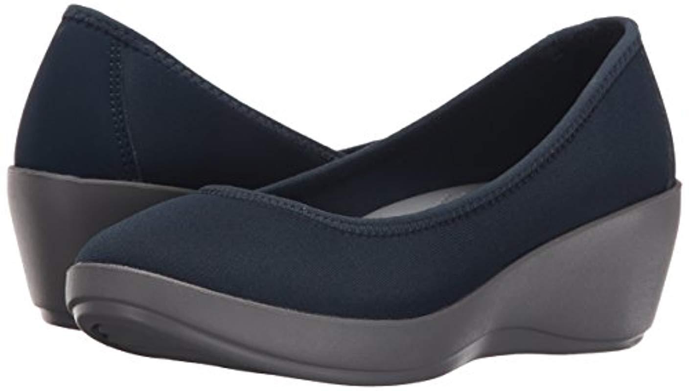 crocs busy day wedge