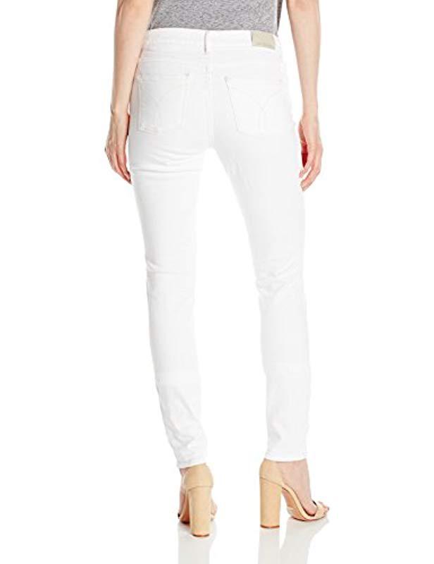 https://cdna.lystit.com/photos/amazon-prime/98389b3b/calvin-klein-White-Wash-Jeans-Curvy-Skinny-Jean-White-Wash-3010-Regular.jpeg