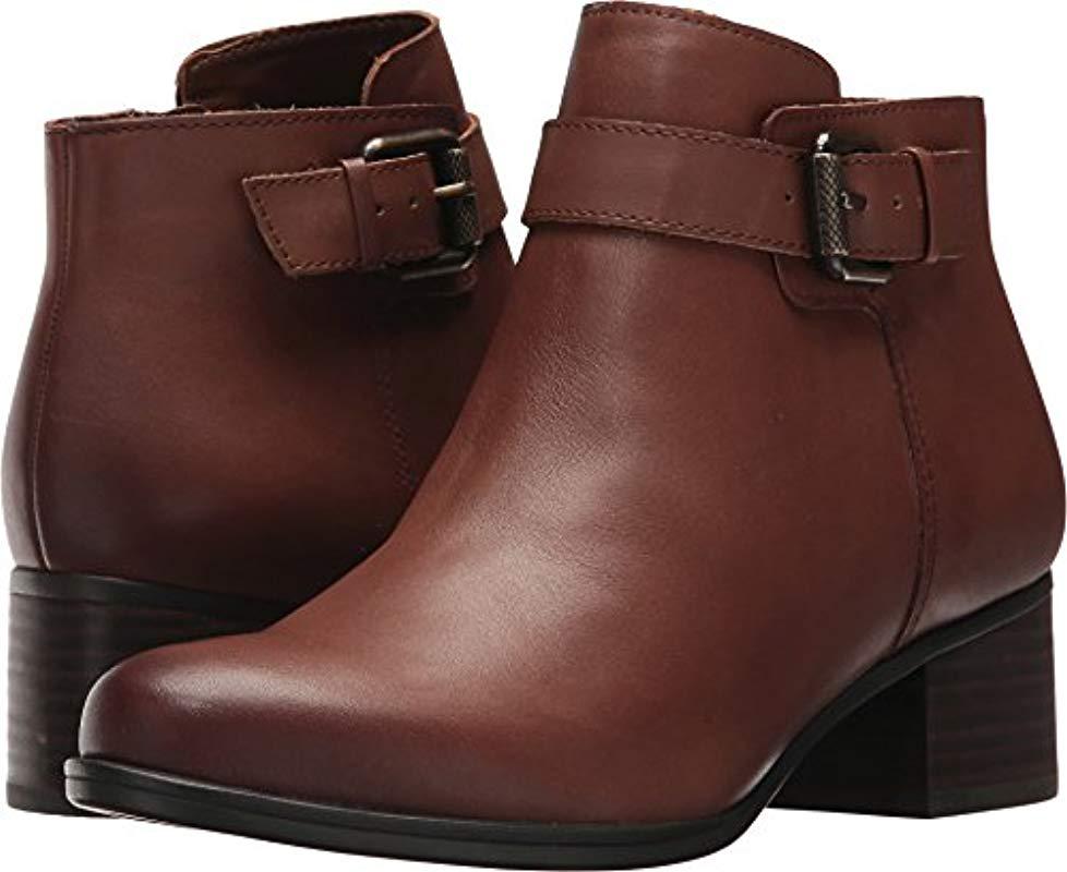 dora bootie naturalizer