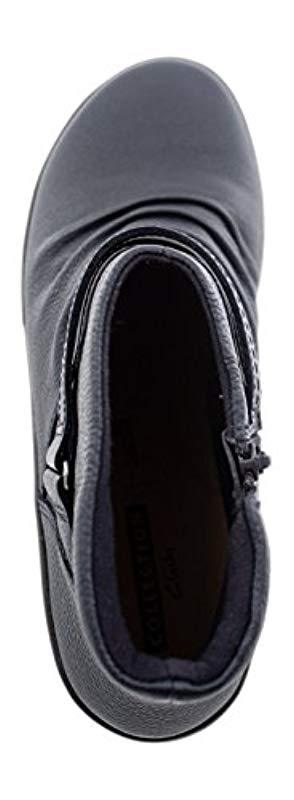 clarks women's delana fairlee ankle bootie