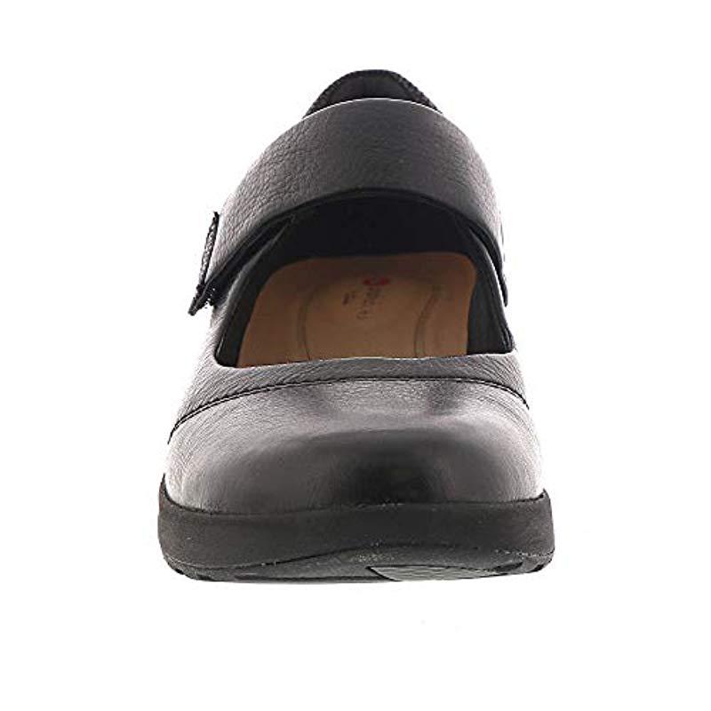 AD Template Size Brown Clarks Womens Un Adorn Zip Loafer