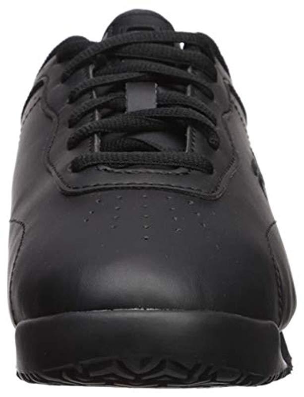 fila viable slip resistant shoes