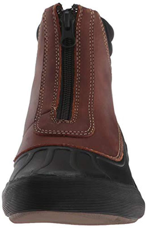 Clarks Womens Gilby Cherry Snow Boot 