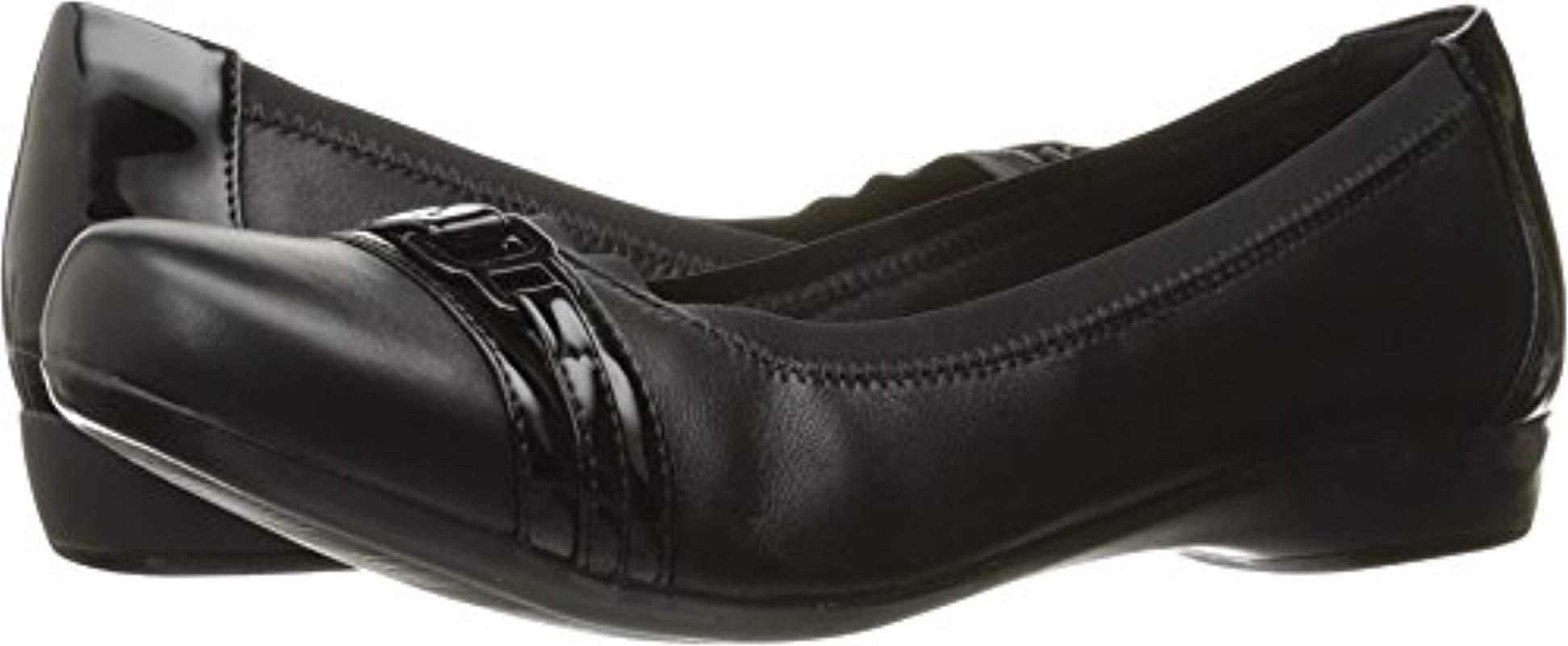 clarks kinzie light flats