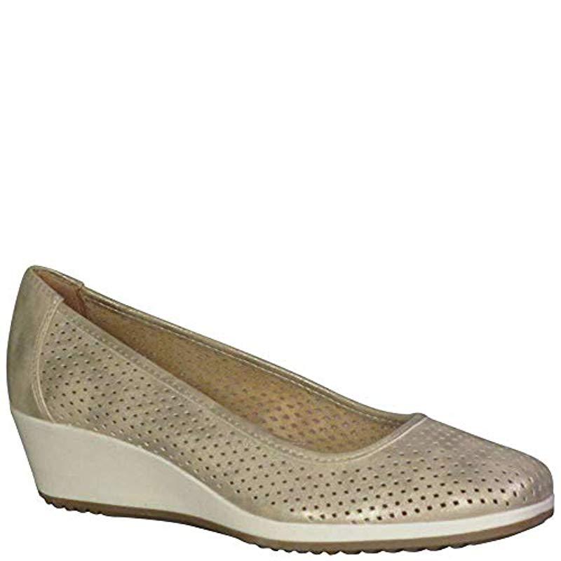 naturalizer betina 2 wedge pump
