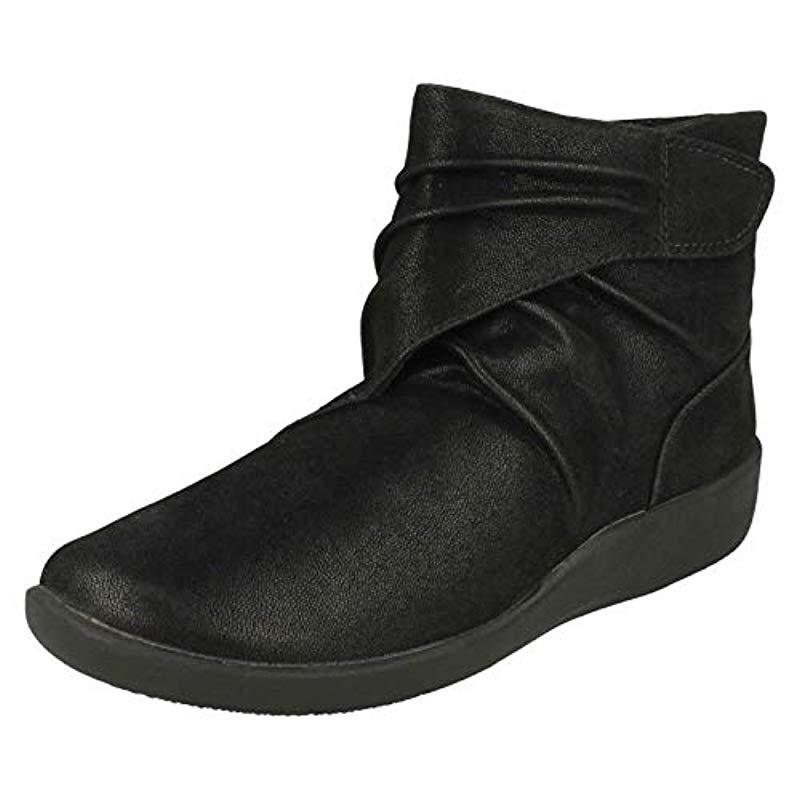 clarks cloudsteppers ankle boots