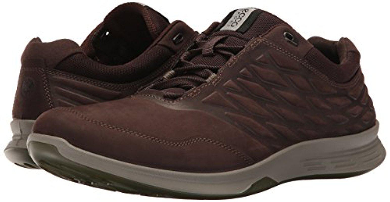 ecco exceed low walking shoes