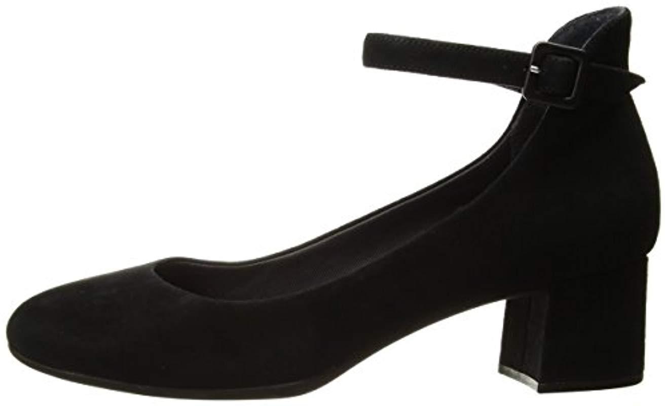 total motion novalie bootie 2