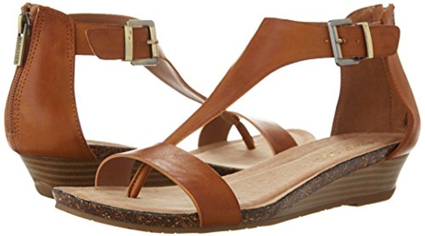 Kenneth Cole Reaction Great Gal T-strap 