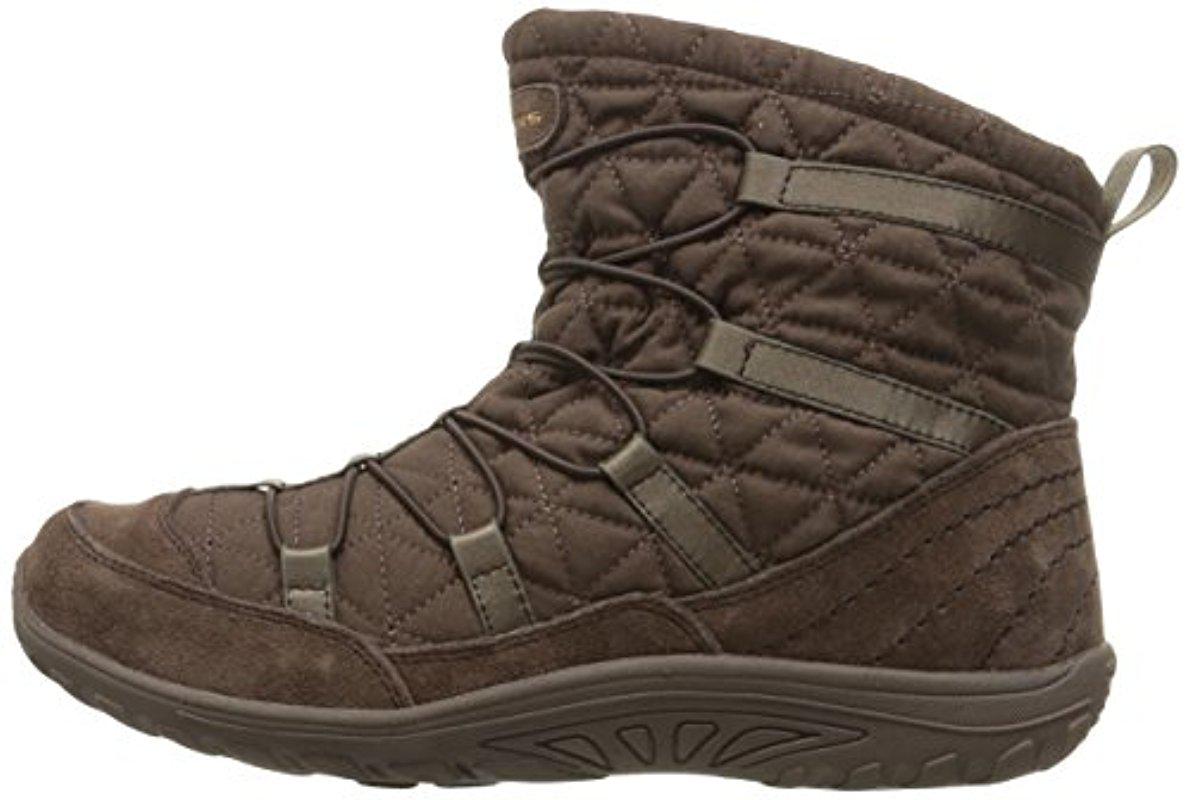 skechers waterproof quilted bungee winter boots