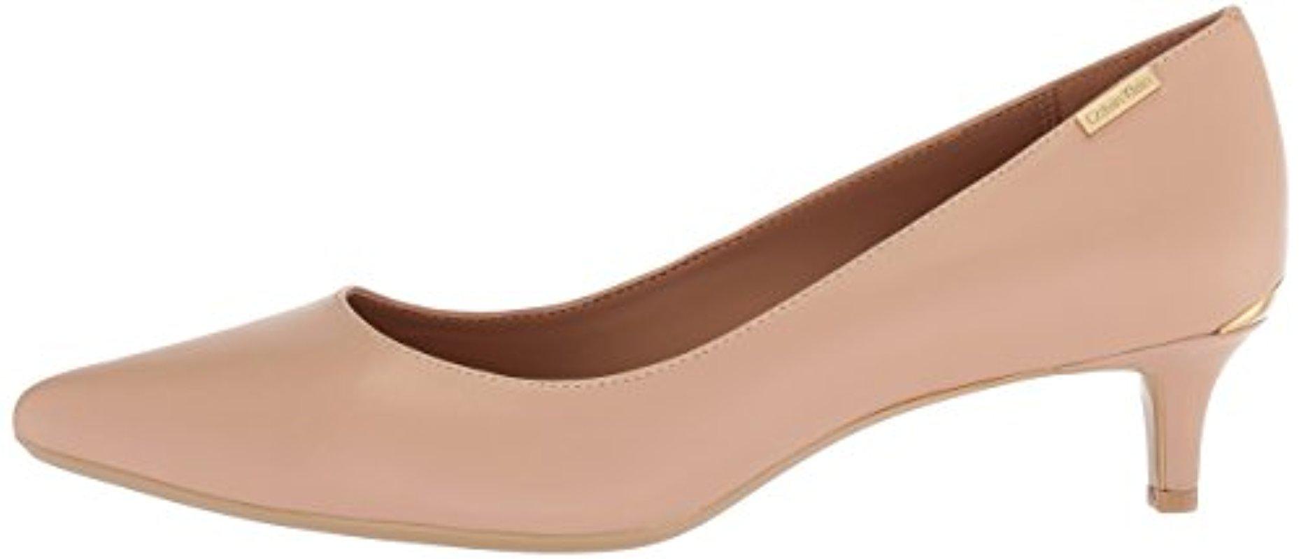 Calvin Klein Gabrianna Pump in Desert 
