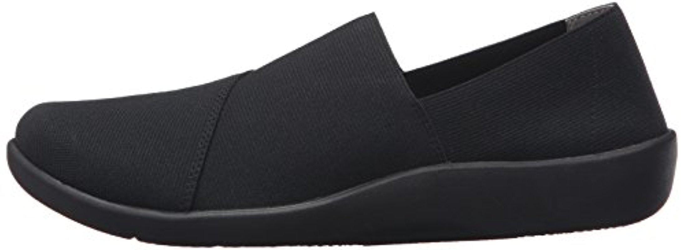clarks women's cloudsteppers sillian firn flat