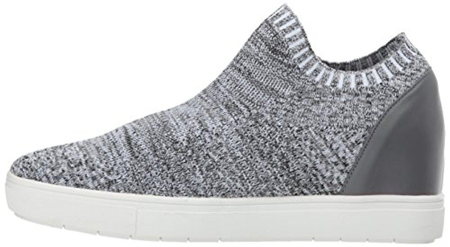 Sly Flyknit Sneakers in Grey (Gray 