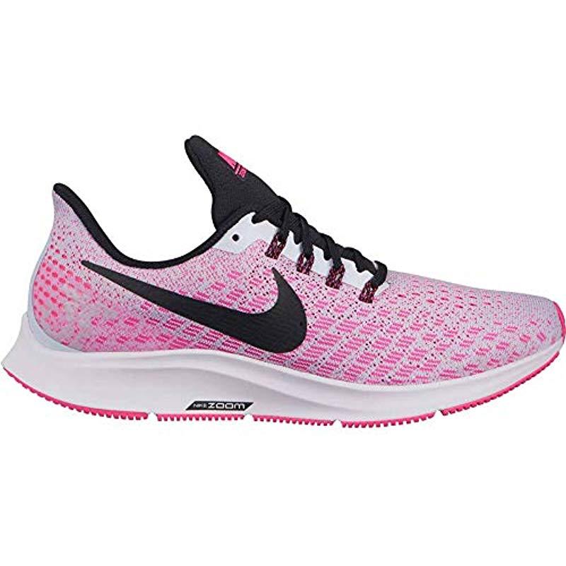 Running Shoes in Pink |