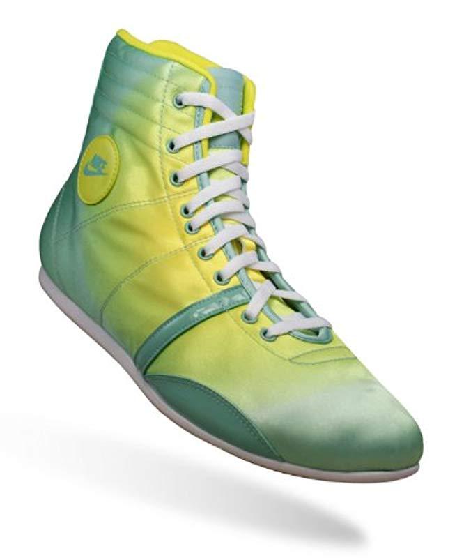 nike hijack mid womens trainers