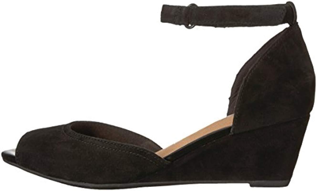 clarks women's flores raye wedge sandal