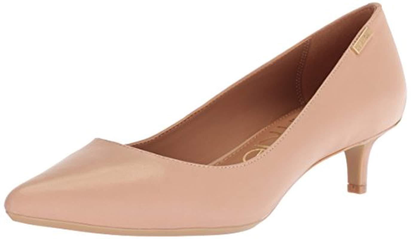 Calvin Klein Gabrianna Pump in Desert 