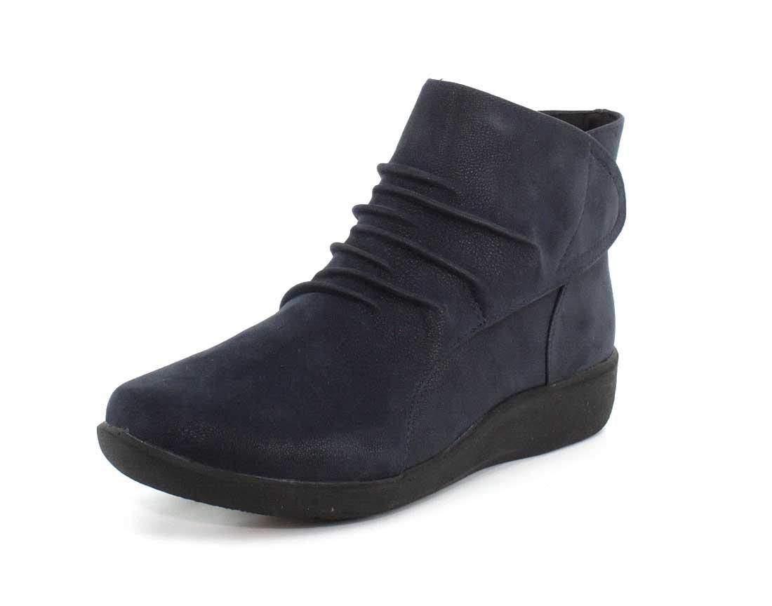 brown brogues clarks