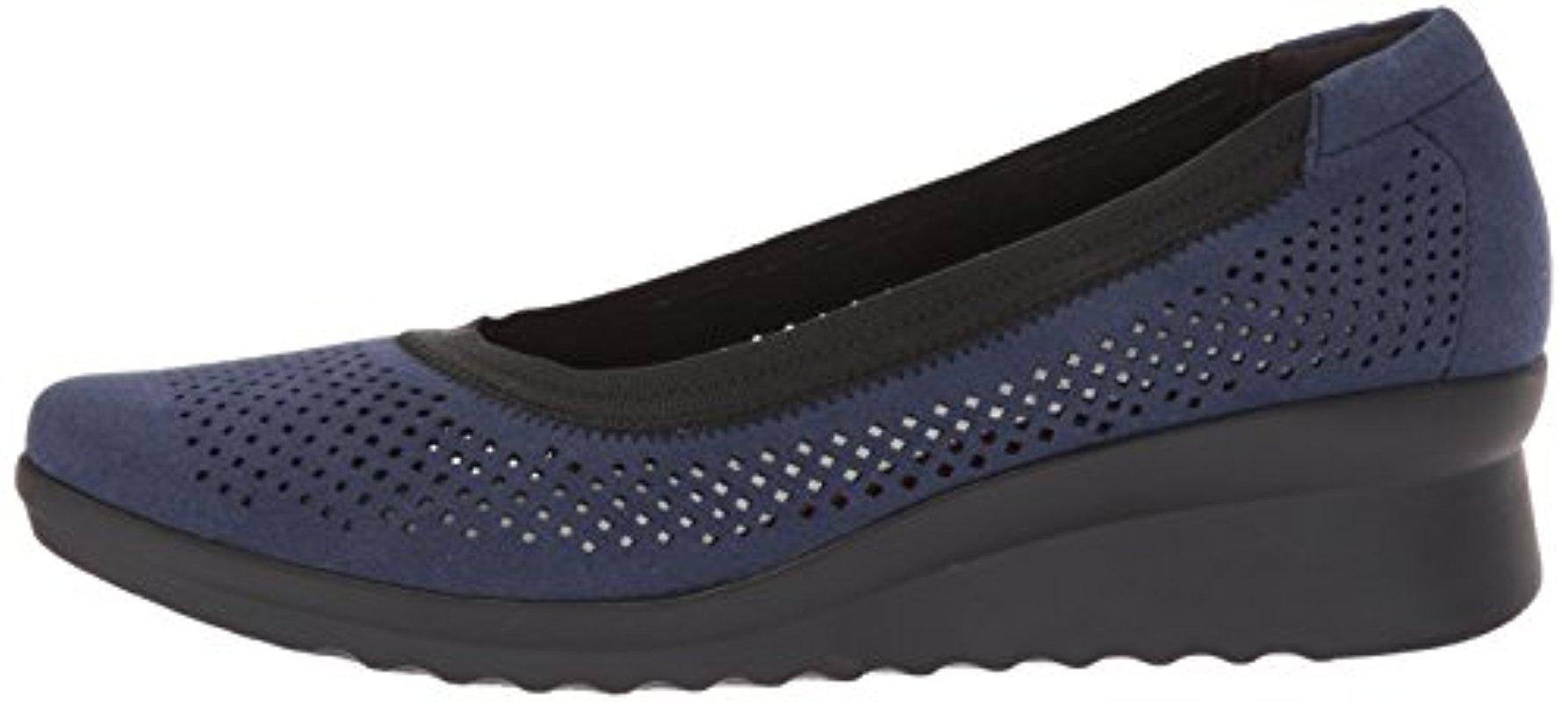 clarks women's caddell trail platform