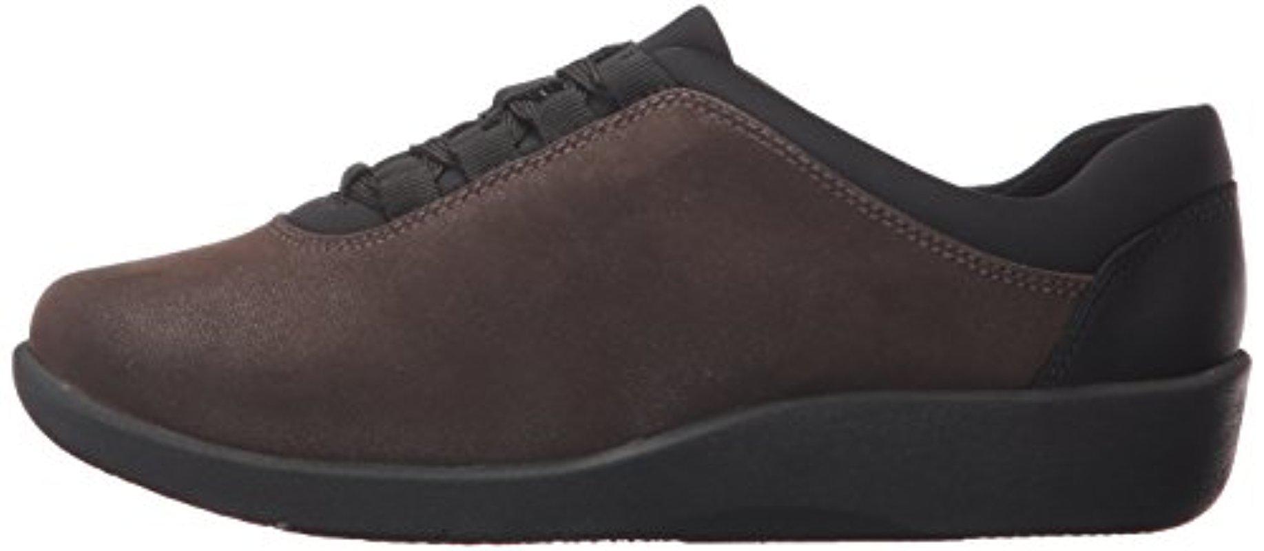 clarks sillian pine walking shoe