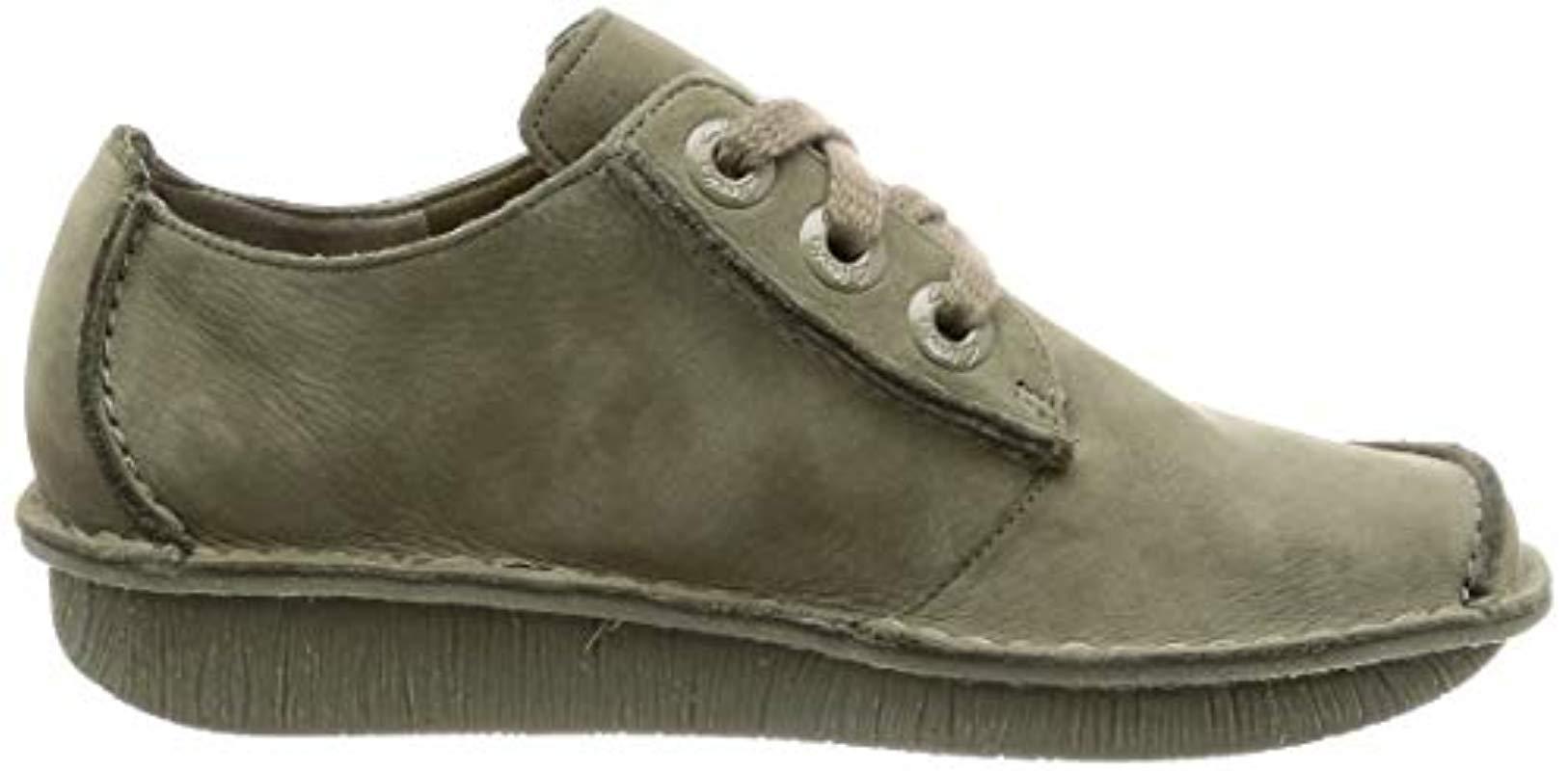Dream in green shoes 2025