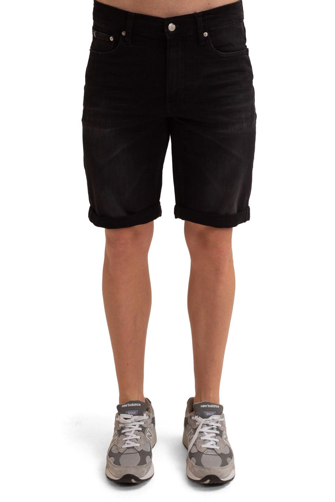 Pantaloncini Uomo Slim con Risvolti - Taglia da Uomo di Calvin Klein in Nero  | Lyst