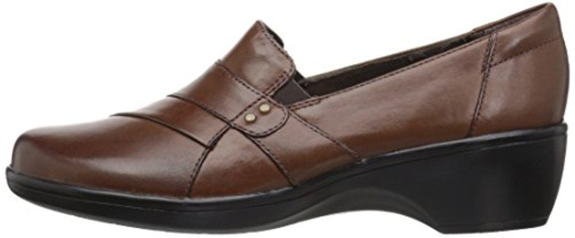 clarks may marigold brown