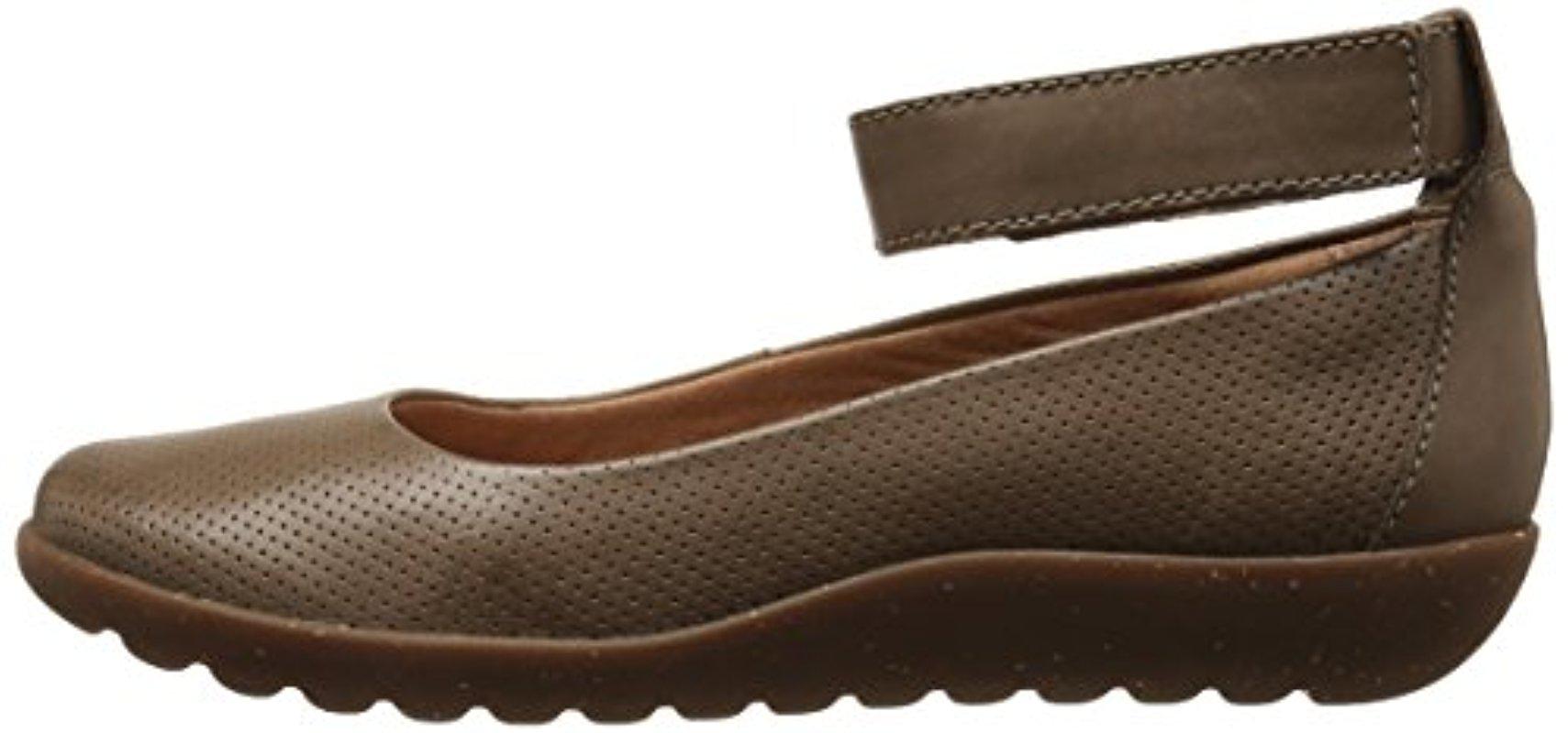 Clarks Leather Medora Nina Flat in Sage Leather (Brown) - Lyst