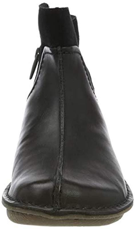 clarks funny mid boots