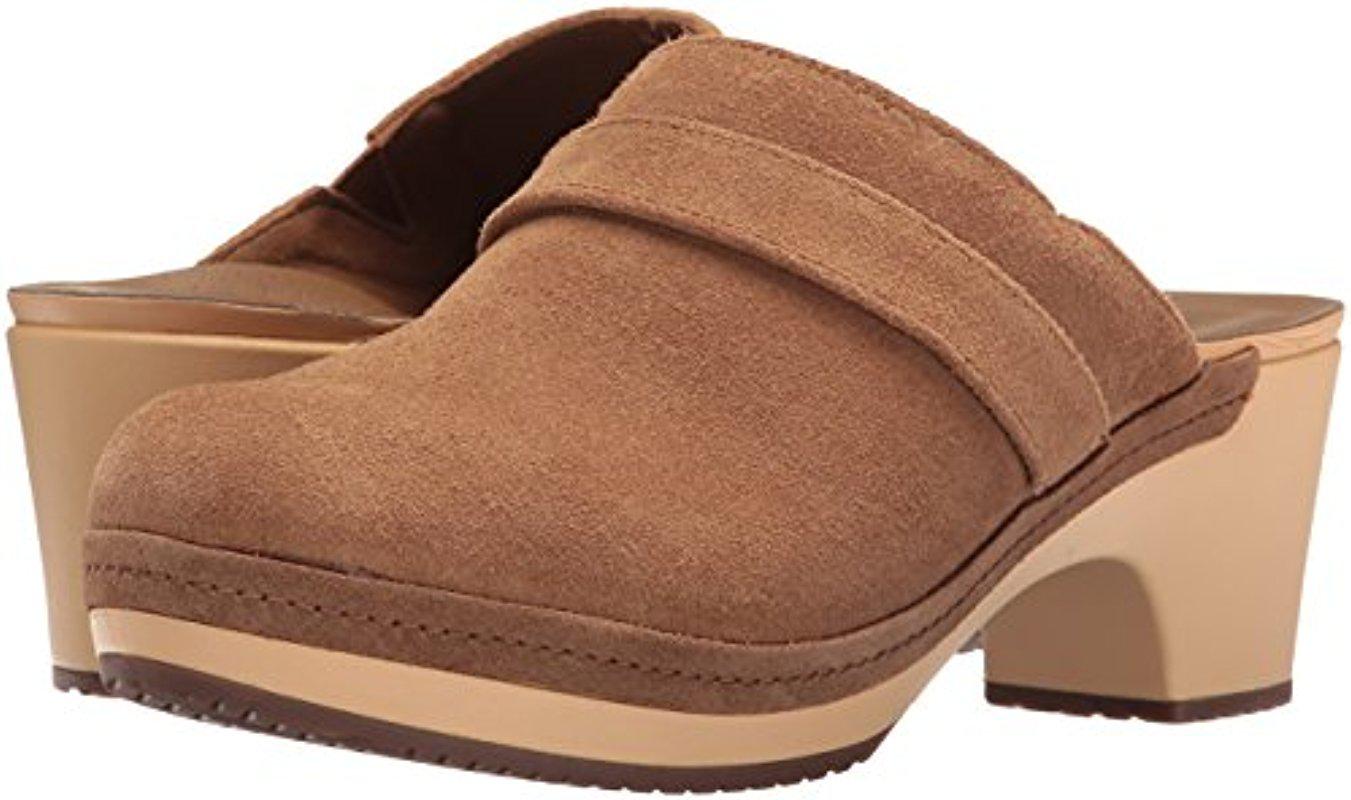 crocs sarah suede clog