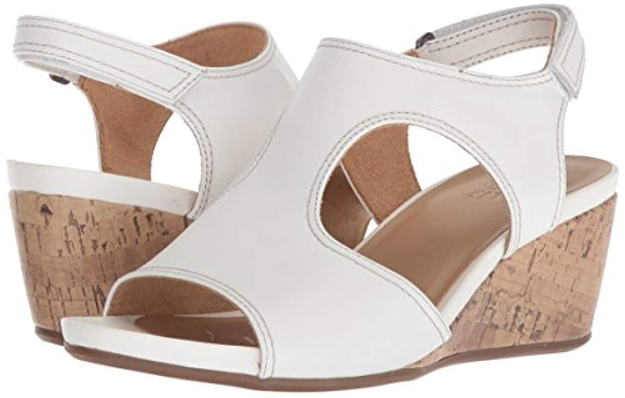 naturalizer cinda wedge