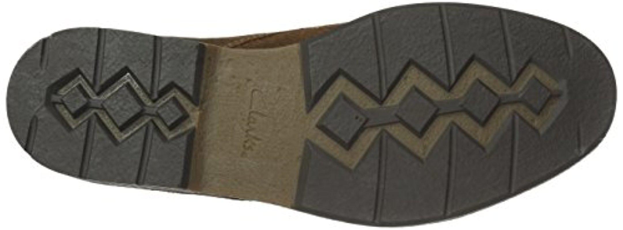 clarks hinman mid chukka boot