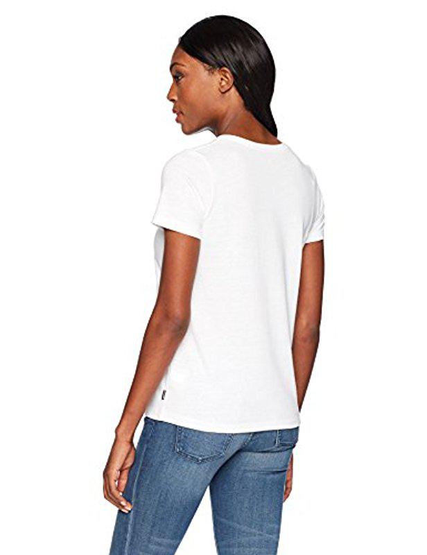 t shirt with converse around neck
