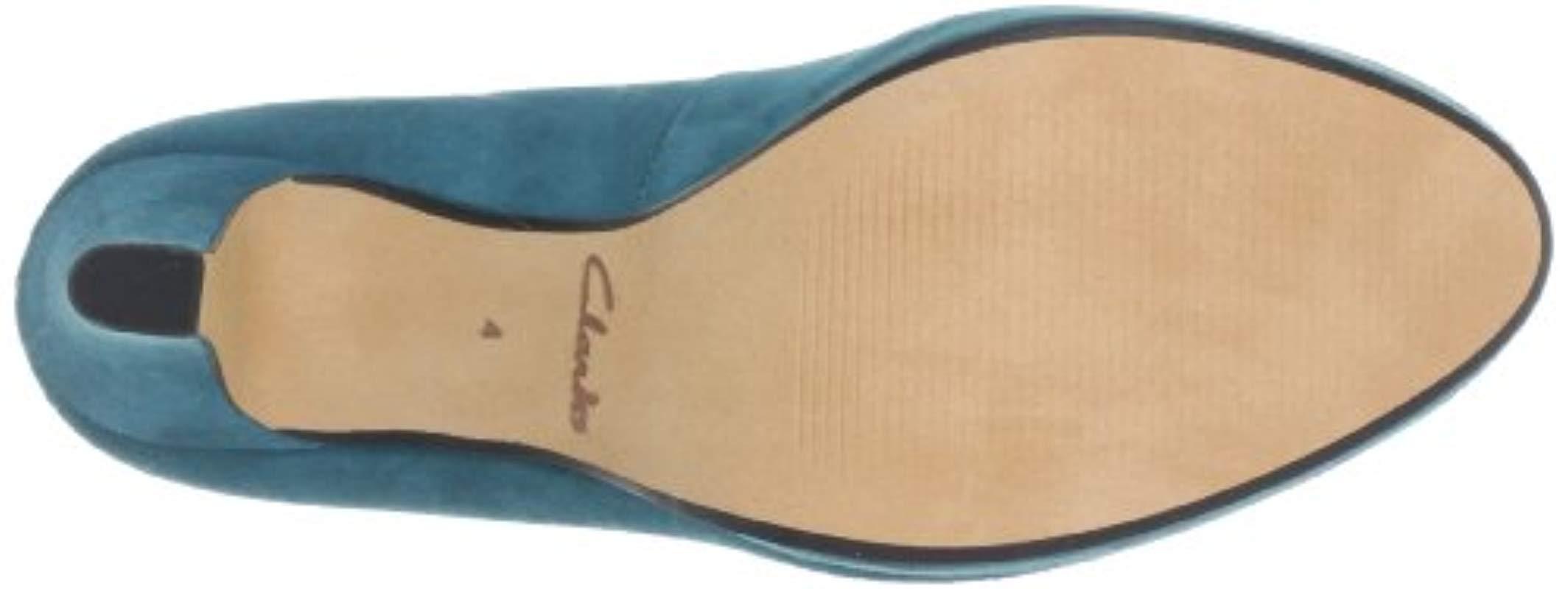 clarks anika kendra pumps