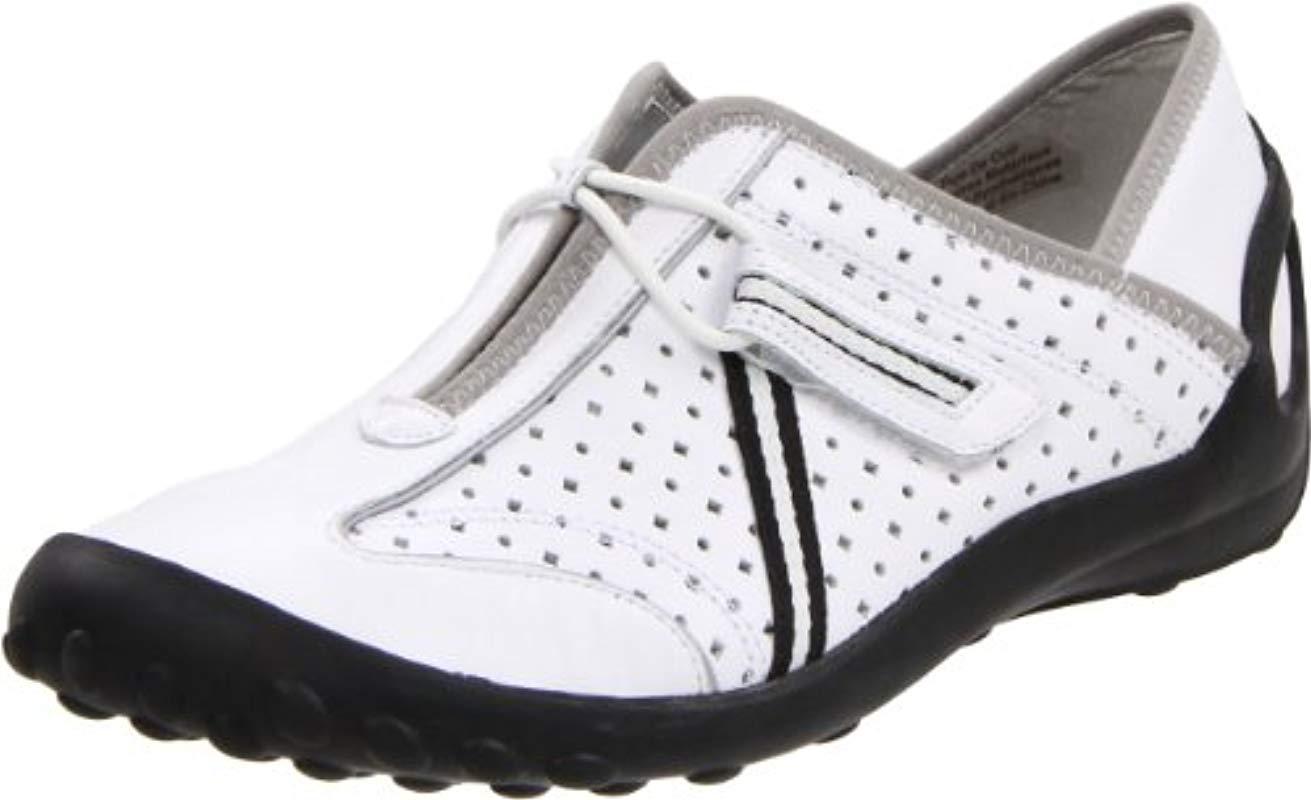 clarks tequini white