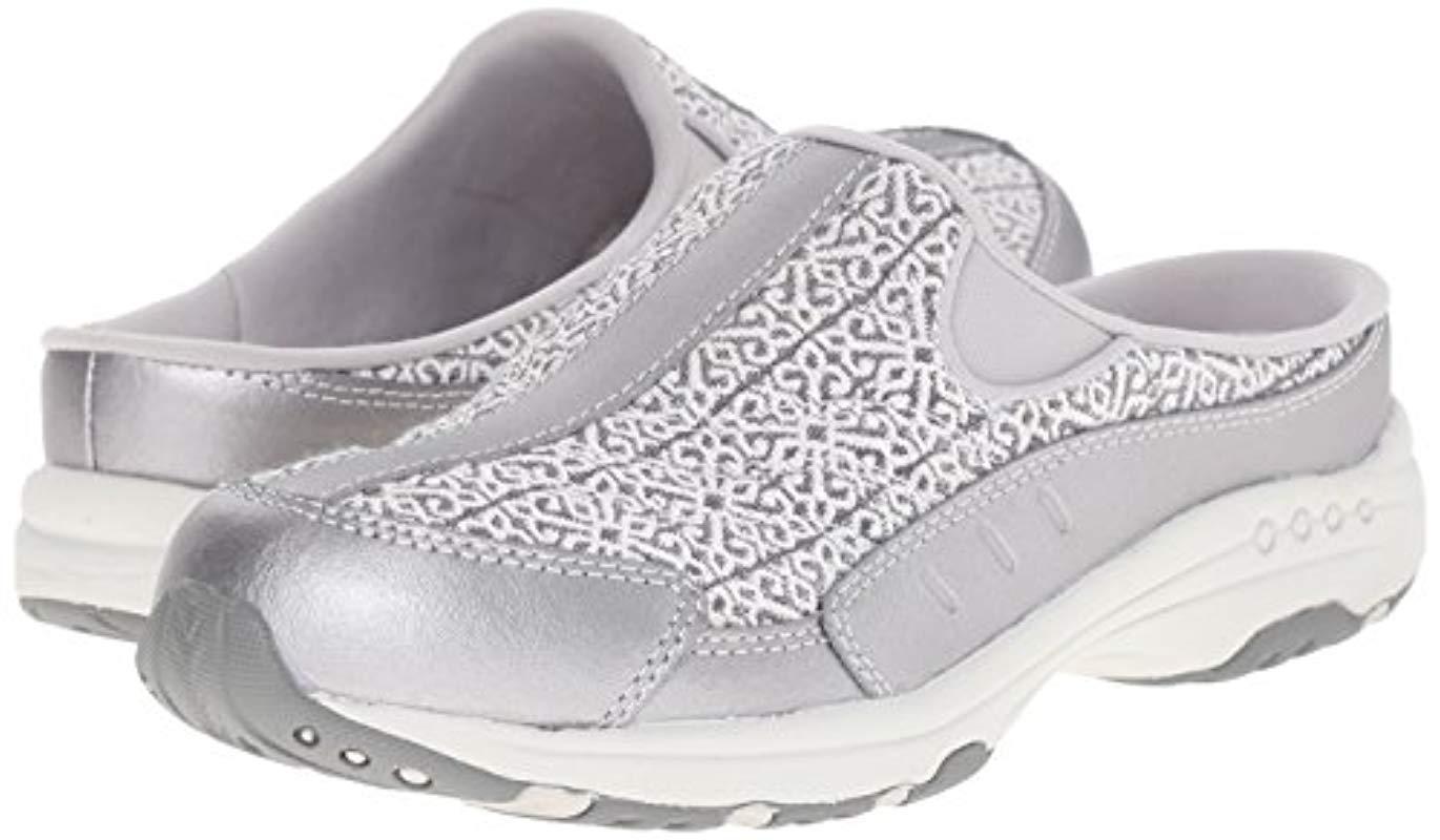 easy spirit silver shoes