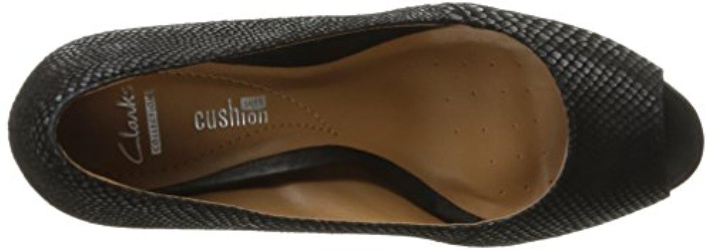 clarks narine rowe pumps