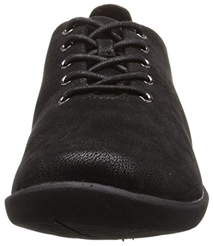 clarks cloudsteppers black