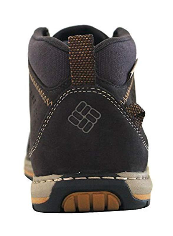 three passes chukka leather