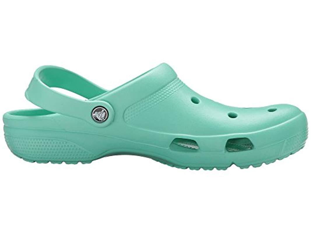 crocs coast clog u