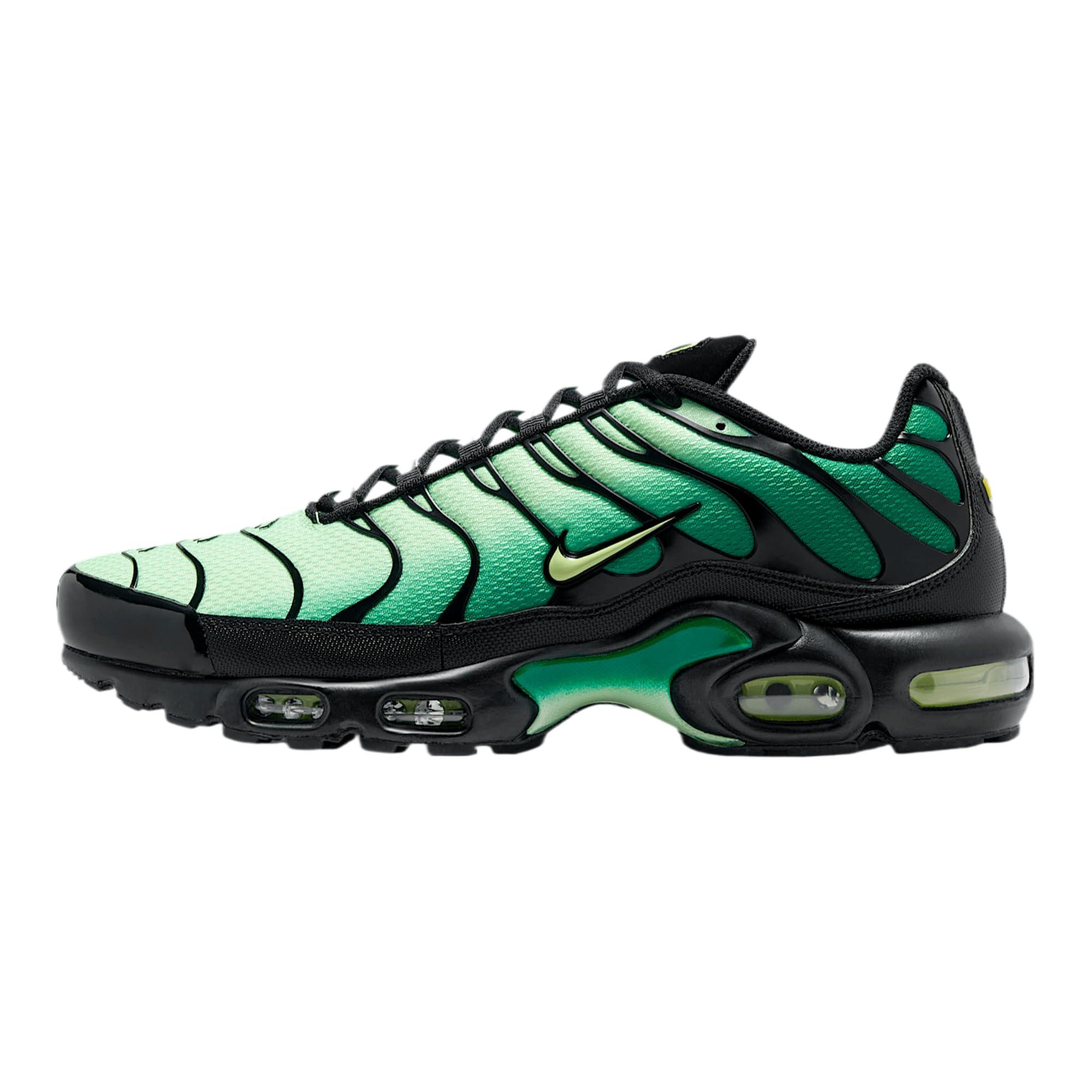 Nike Air Max Plus Shoes in Green for Men Lyst UK