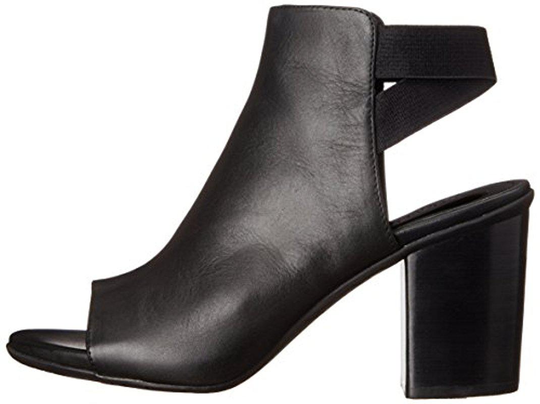 Kenneth Cole Reaction Fridah Fly Ankle 