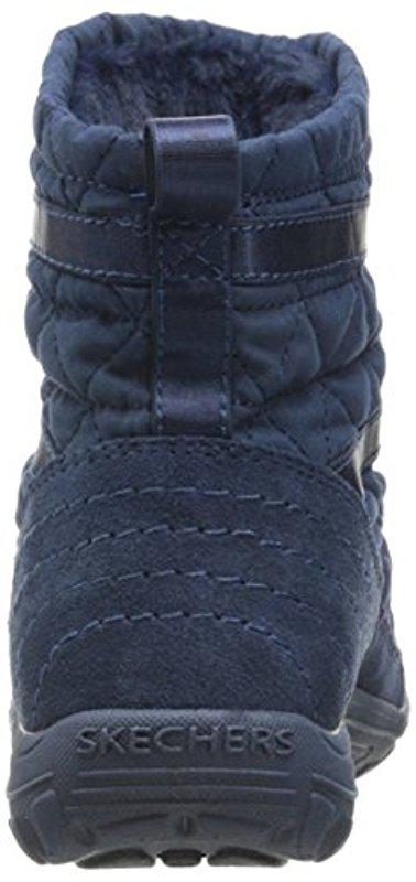 skechers women's reggae fest steady quilted bungee ankle bootie