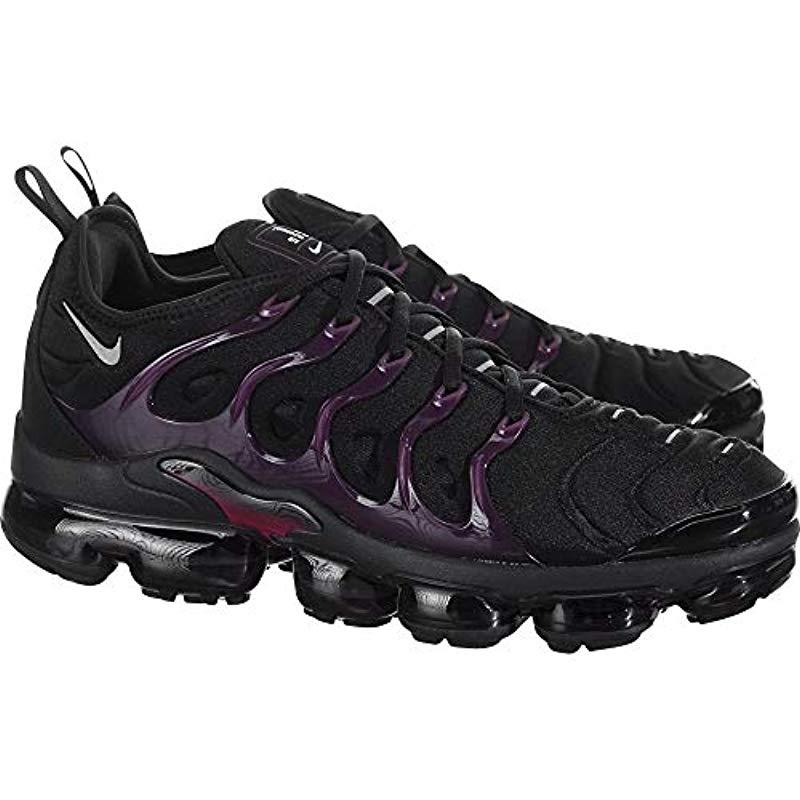 nike vapormax black and red